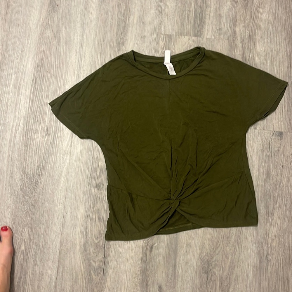 Green twist front tee